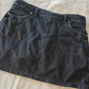Athleta Classic Navy Denim-Look Skort Size Medium